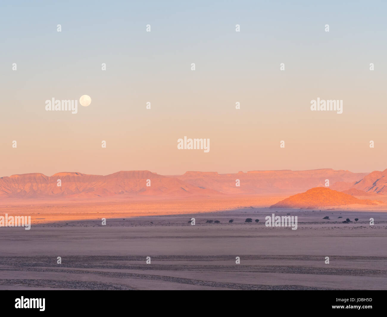 Ion du paysage du désert du Namib n Namib-Naukluft National Park, la Namibie, l'Afrique, au coucher du soleil. Banque D'Images