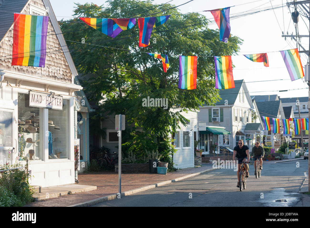 La rue Commercial, boutiques, magasins, et restaurants à Provincetown, Massachusetts, USA. Banque D'Images