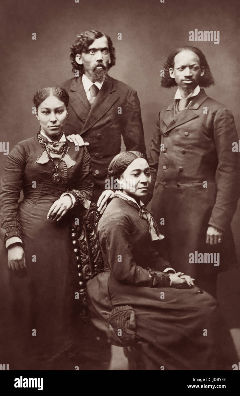 Ex-esclave Thomas Lewis Johnson (r) (1836-1921) et Calvin H. Richardson (l), ainsi que leurs épouses, ont été missionnaires chrétiens à l'Afrique en 1878. Après avoir reçu sa liberté à la suite de la guerre civile américaine, Johnson a servi pendant un moment comme missionnaire en Californie puis en 1876 s'est rendu avec son épouse en Angleterre, où il est devenu un élève et ami de Baptiste de renommée mondiale, le ministre Charles H. Spurgeon. Johnson a écrit de son temps comme un esclave et comme missionnaire dans son travail autobiographique, vingt-huit ans, un esclave. Banque D'Images