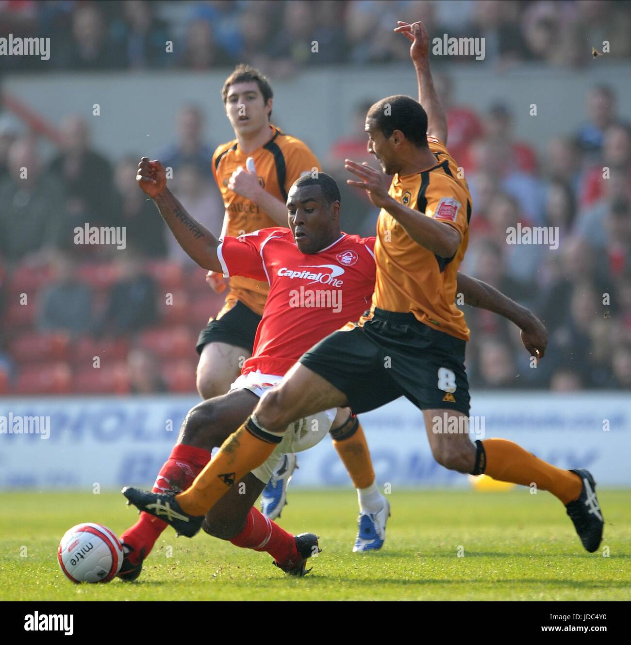 WES MORGAN & KARL HENRY V NOTTINGHAM FOREST NOTTINGHAM AU SOL LA VILLE WOLVERHAMP ANGLETERRE 21 Mars 2009 Banque D'Images