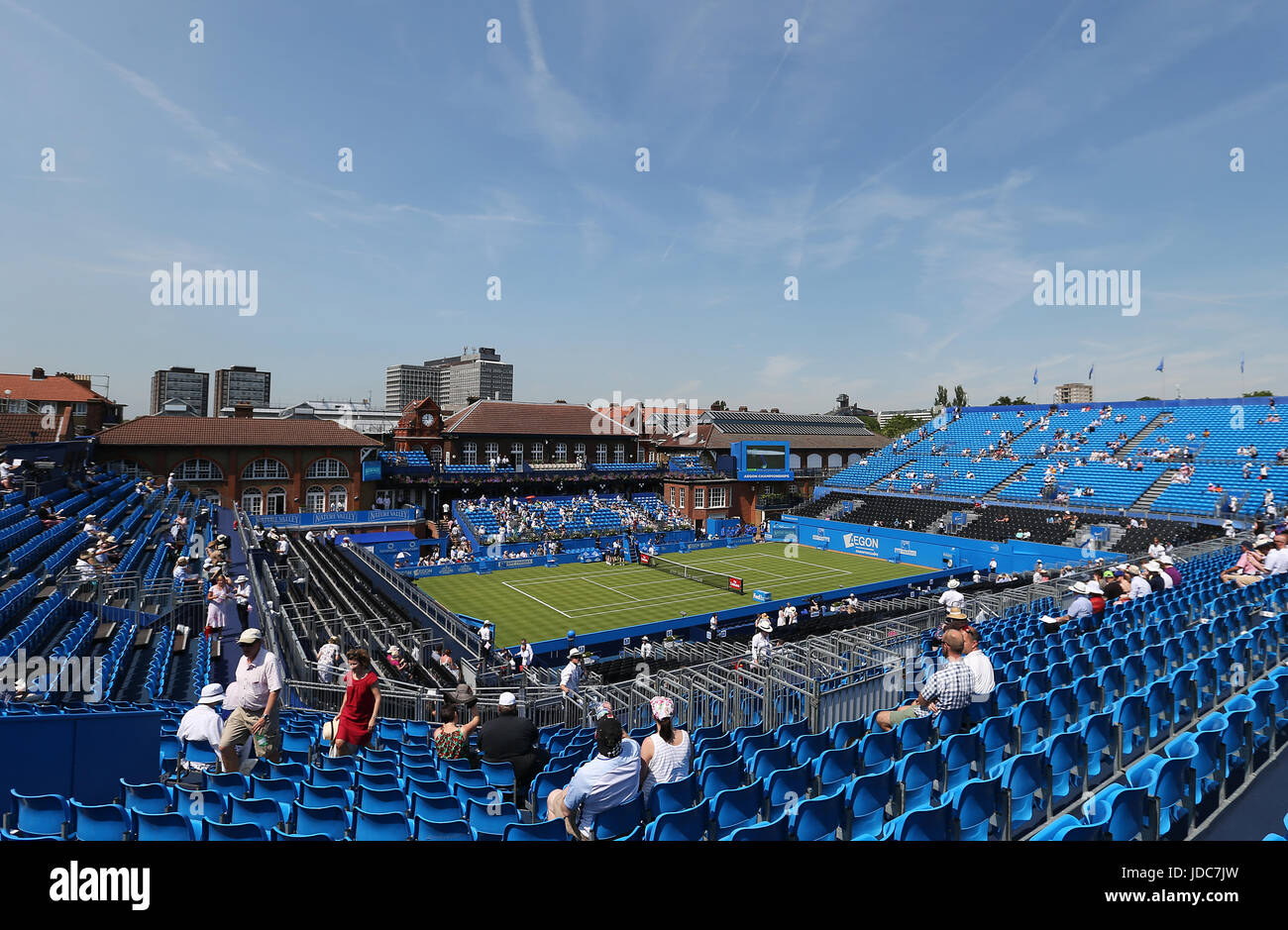 Une vue générale du terrain central pendant le premier jour des Championnats AEGON 2017 au Queen's Club, Londres. APPUYEZ SUR ASSOCIATION photo. Date de la photo: Lundi 19 juin 2017. Voir PA Story TENNIS Queens. Le crédit photo devrait se lire: Steven Paston/PA Wire. Banque D'Images