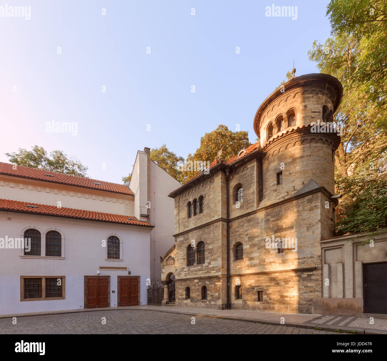 Vieux cimetière juif de Prague. Le plus grand cimetière juif d'Europe, situé dans le voisinage de la rivière Vltava et pont Čechův. Il se Banque D'Images