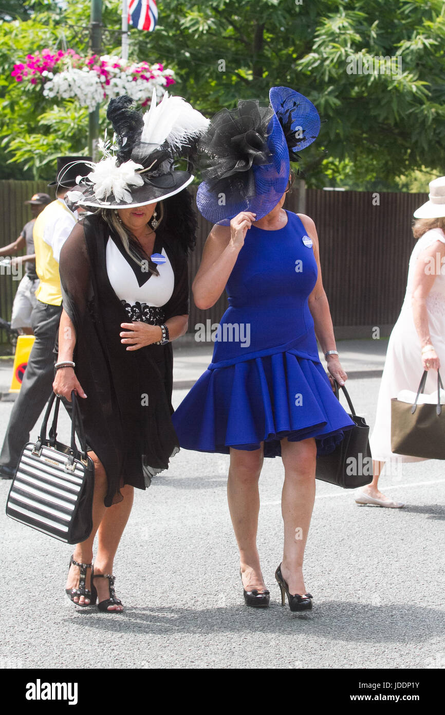 Berkshire Ascot, 20 juin 2017. Arrivée le jour Racegoers une pour Royal Ascot Crédit : amer ghazzal/Alamy Live News Banque D'Images