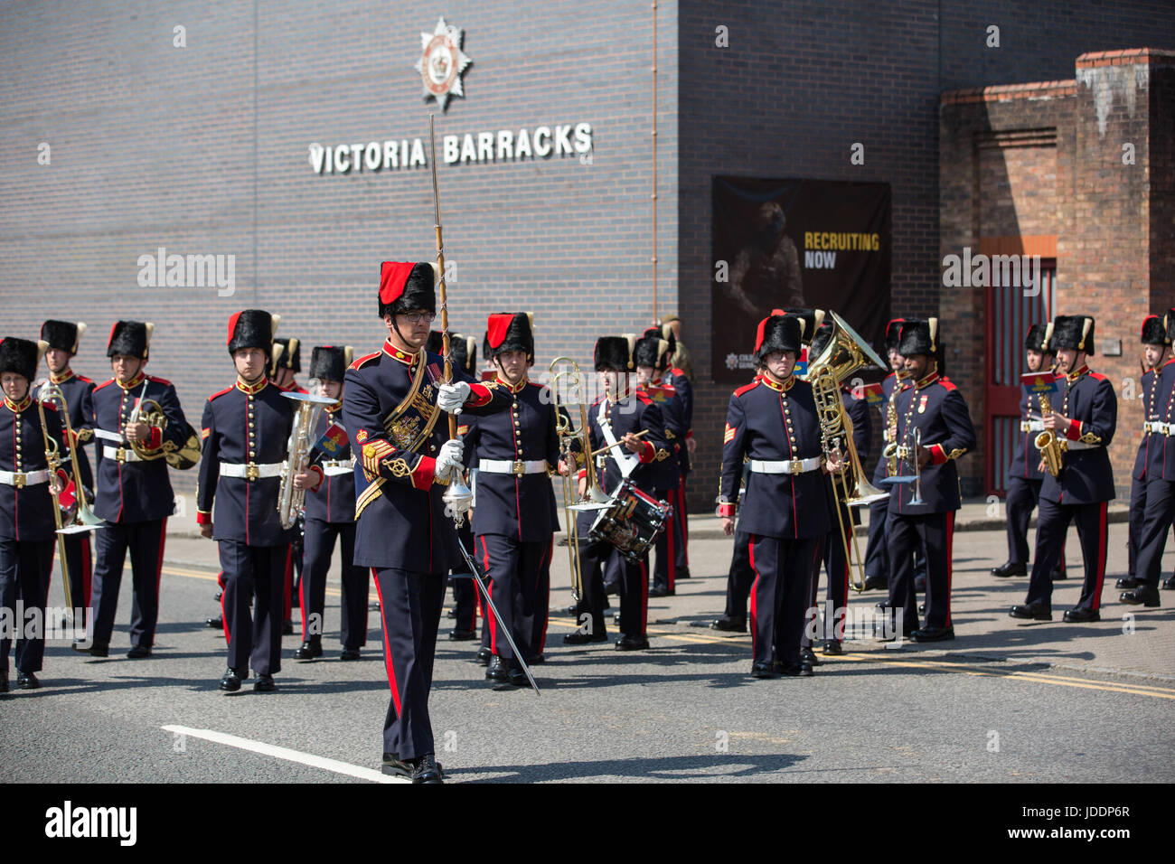 Windsor, Royaume-Uni. 20 Juin, 2017. La musique de l'Artillerie royale changer la garde au château de Windsor. Ayant pris sur des fonctions honorifiques comme la reine garde, ils et le Princess Patricia's Canadian Light Infantry sera gardant les deux résidences royales jusqu'au 3 juillet. Princess Patricia's Canadian Light Infantry est un des trois régiments d'infanterie de la Force régulière de l'Armée canadienne. Credit : Mark Kerrison/Alamy Live News Banque D'Images