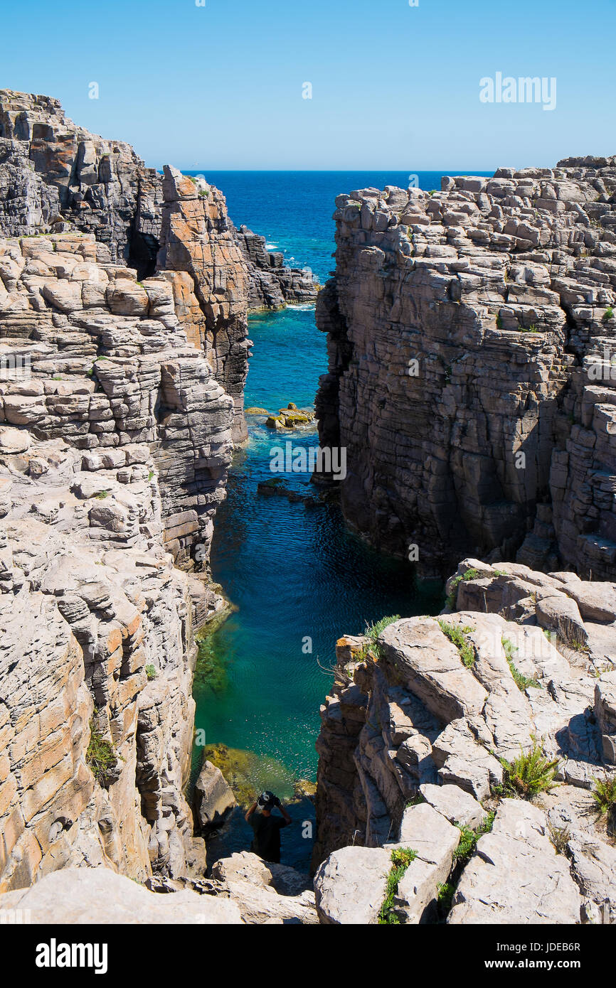 Mezzaluna falaises en île de San Pietro, en Sardaigne, Italie Banque D'Images