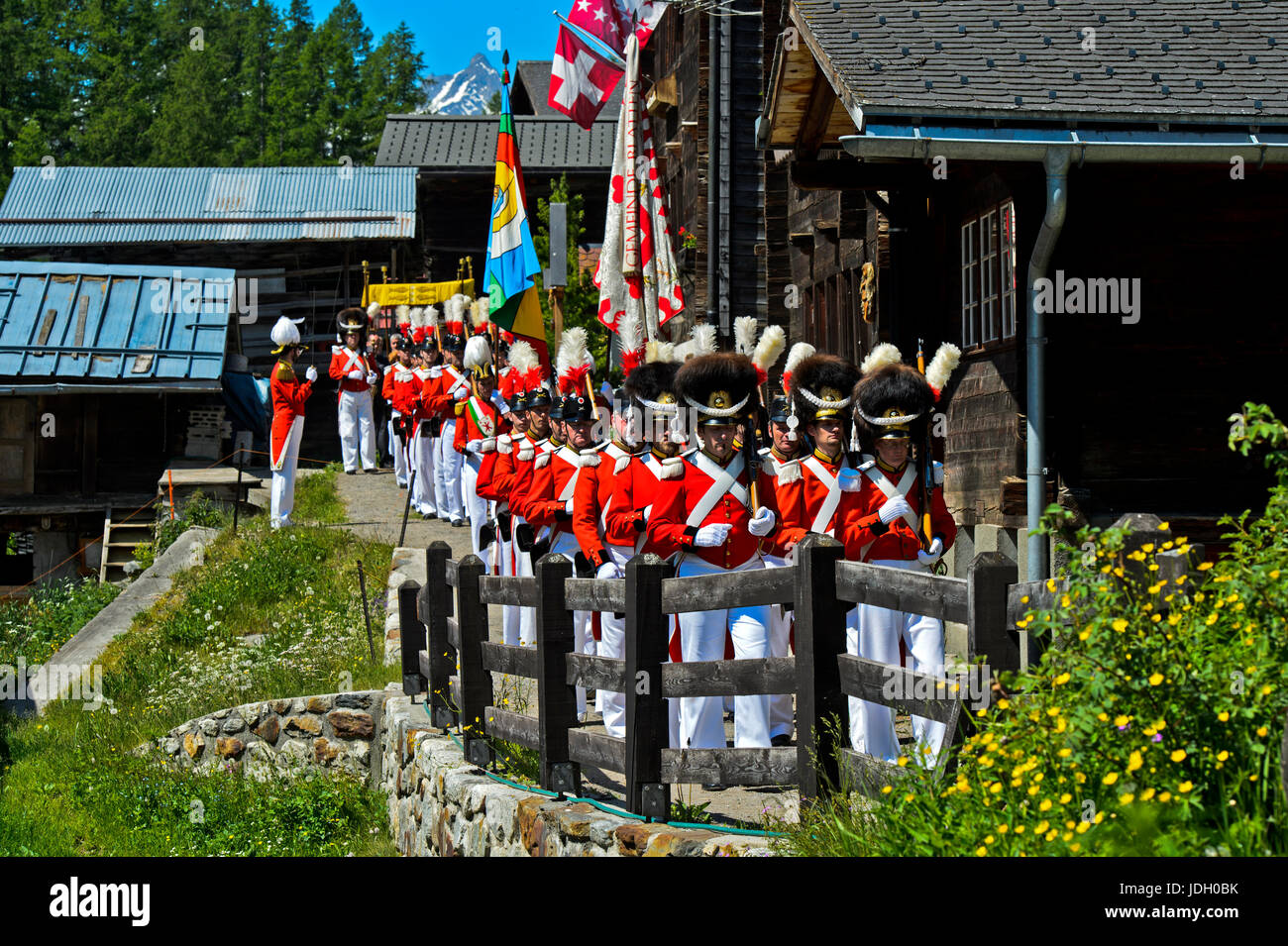 Grenadiers de Notre Seigneur à la procession du Corpus Christi, Blatten, Lötschental, Valais, Suisse Banque D'Images