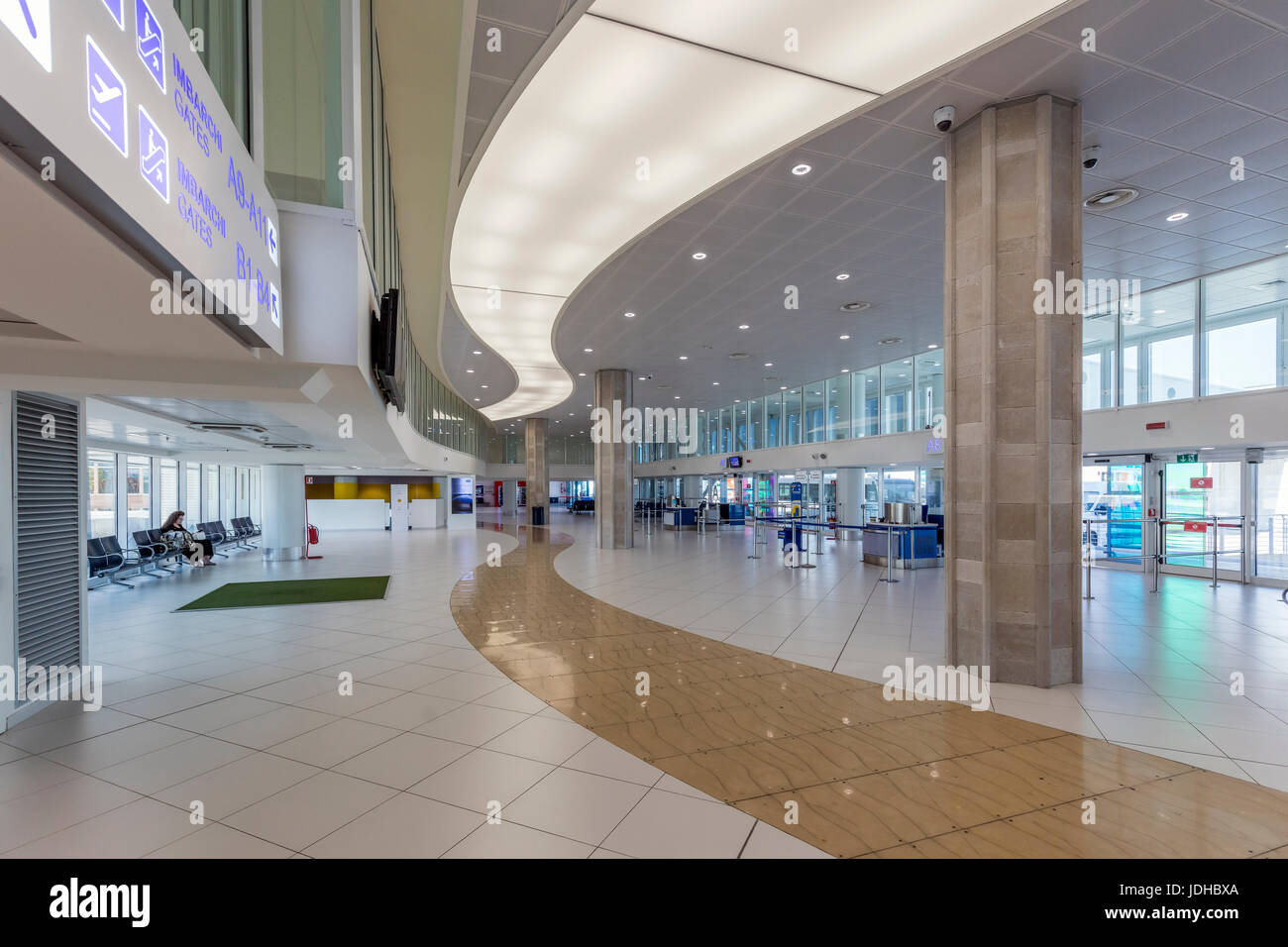 Stock Photo - immeuble contemporain de l''aéroport de Bari, Italie Banque D'Images