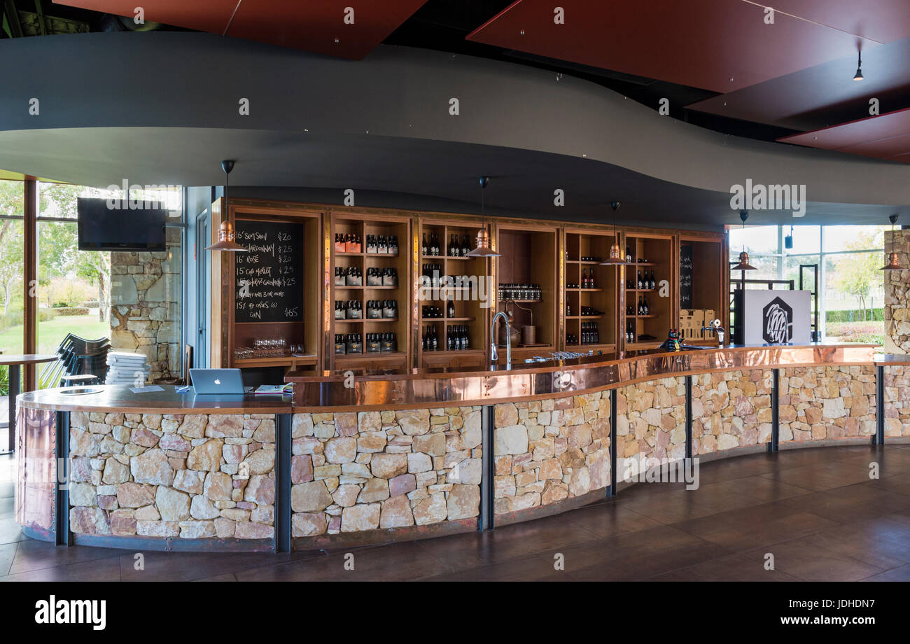 Vigneron vignoble noir et noir Brewing Co Brewery, Cellar Door Wilyabrup, Margaret River, Australie Banque D'Images