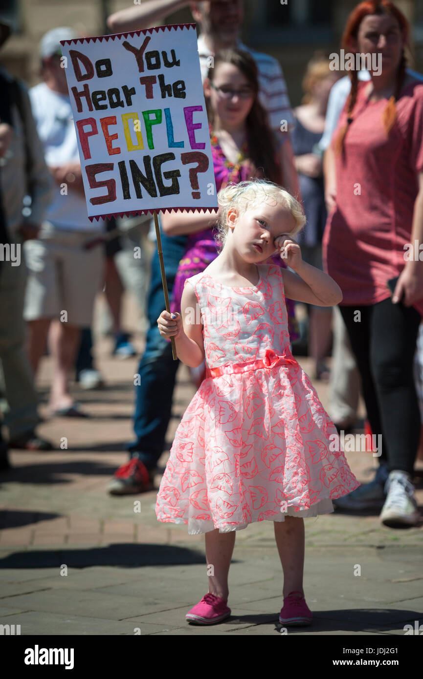 Victoria Square, Birmingham, Royaume-Uni, 17 juin 2017. Jusqu'à deux cents personnes, une manifestation à Victoria Square, Birmingham, pour protester contre l'e Banque D'Images