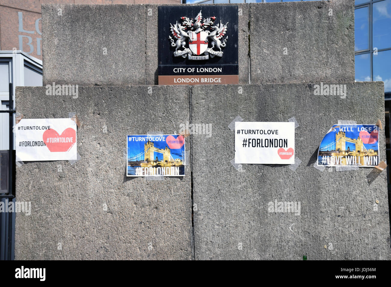 Hommages à l'occasion du Pont de Londres à la suite de l'attaque terroriste du 3 juin 2017, Londres UK Banque D'Images