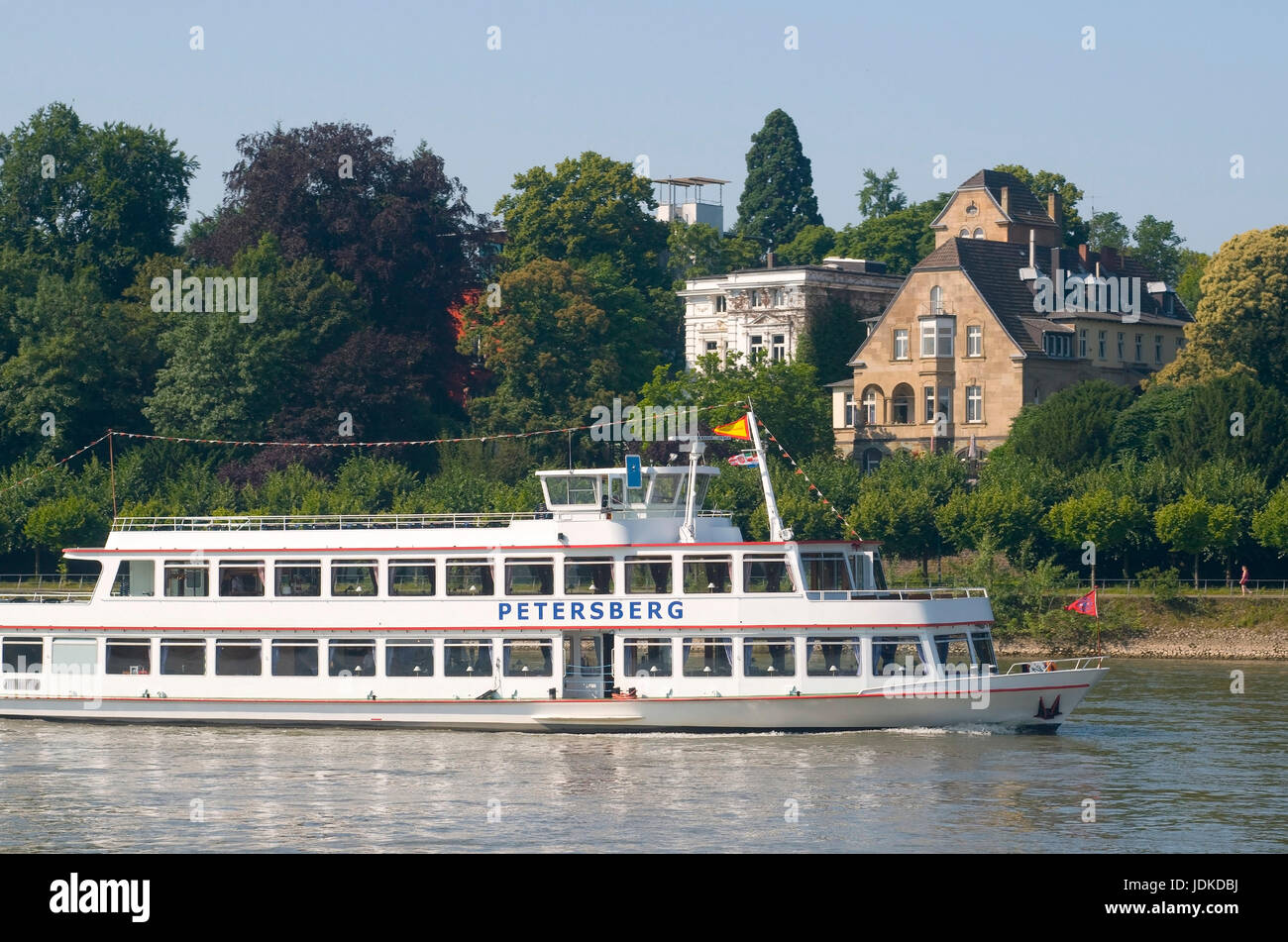 L'Europe, l'Allemagne, en Rhénanie du Nord-Westphalie, Bonn, la navigation du Rhin, maison de vacances, navire , Europa, Deutschland, Nordrhein-Westfalen, Rheinschiffahrt, Ausflugssc Banque D'Images