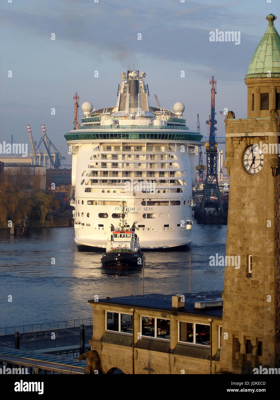 'Allemagne, Hambourg, Saint Pauli-Landungsbruecken, paquebot de ligne ''La liberté des mers'' avec le Eindocken» Pauli-Landungsbruecken, Deutschland, Saint-Jean, Banque D'Images