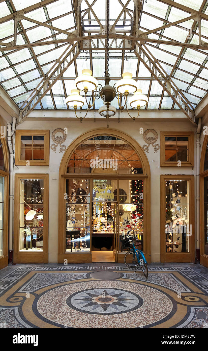 La Galerie Vivienne est un passage historique à Paris, France. Banque D'Images