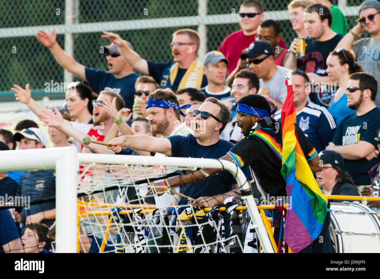 Caroline du FC supporters lors d'un 2017 Lamar Hunt U.S. Open Cup match entre la Caroline du Nord et le FC Dynamo de Houston à Cary, NC. Banque D'Images