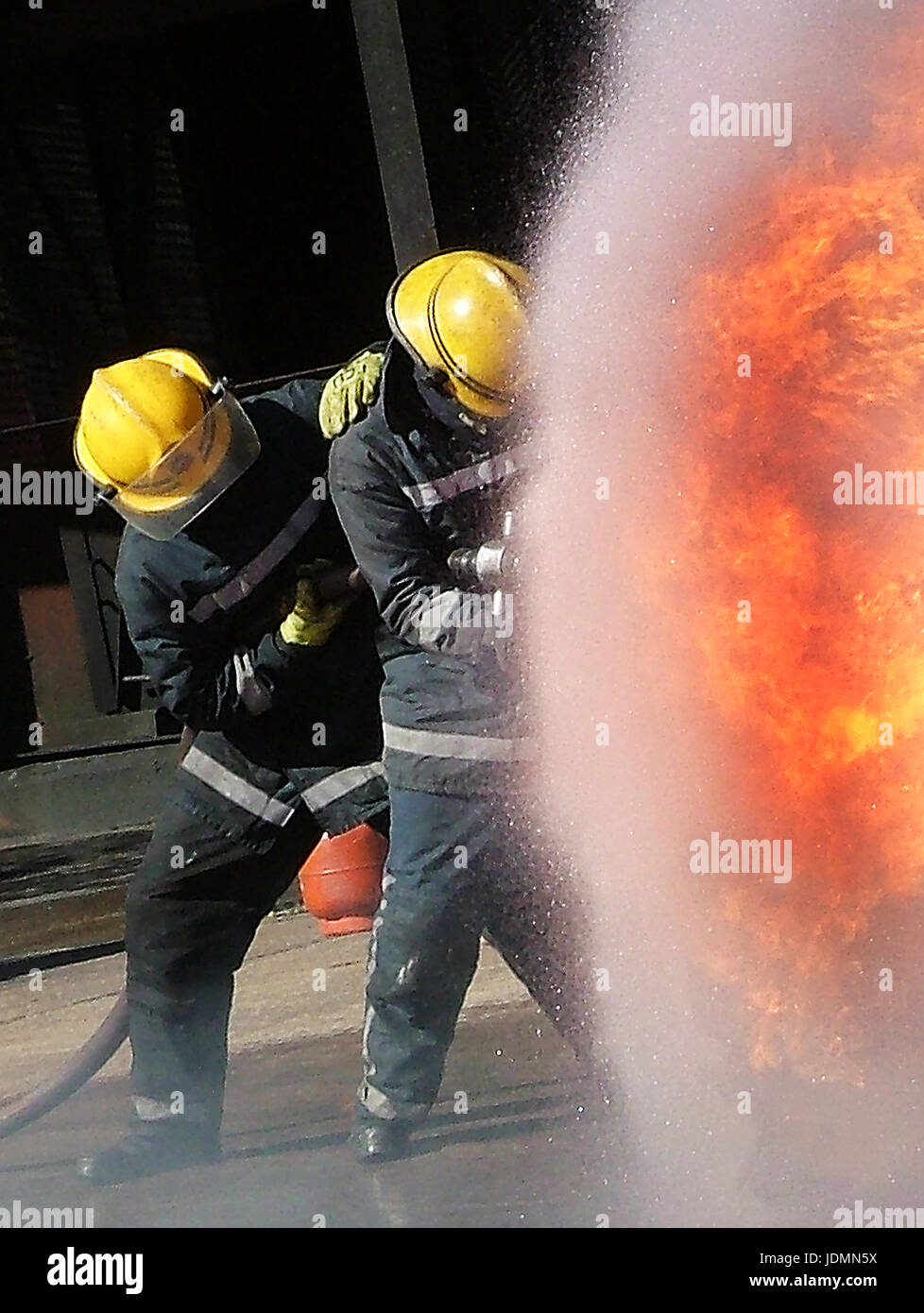 Les pompiers lutte contre l'incendie, fire ball Banque D'Images