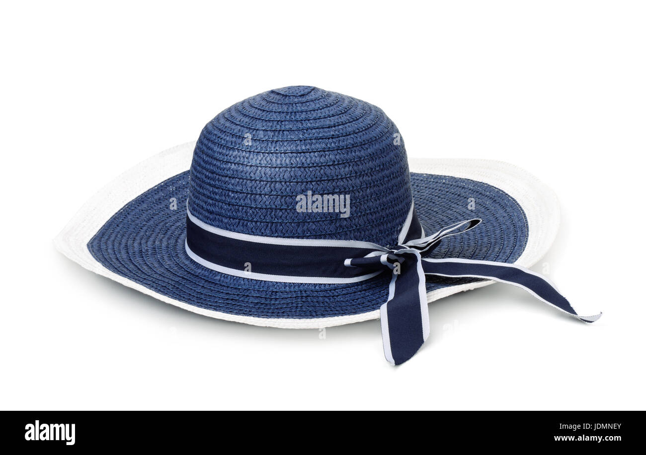 Paille chapeau bleu d'été isolé sur fond blanc Banque D'Images