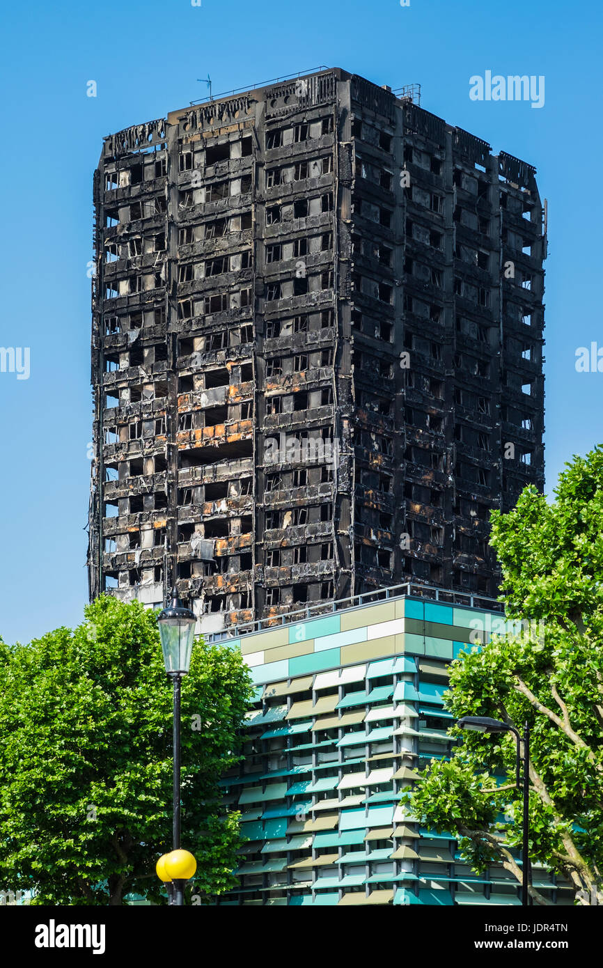 Tour de Grenfell, incendie au nord de Kensington, Londres, Angleterre, Royaume-Uni Banque D'Images