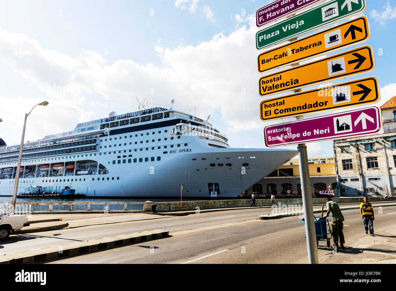 Bateau de croisière dans le port de La Havane Cuba La Havane, Cuba, du port de croisière, La Havane Cuba Port d'appel le terminal de croisière, bateaux de croisière, amarré au port, La Havane Banque D'Images
