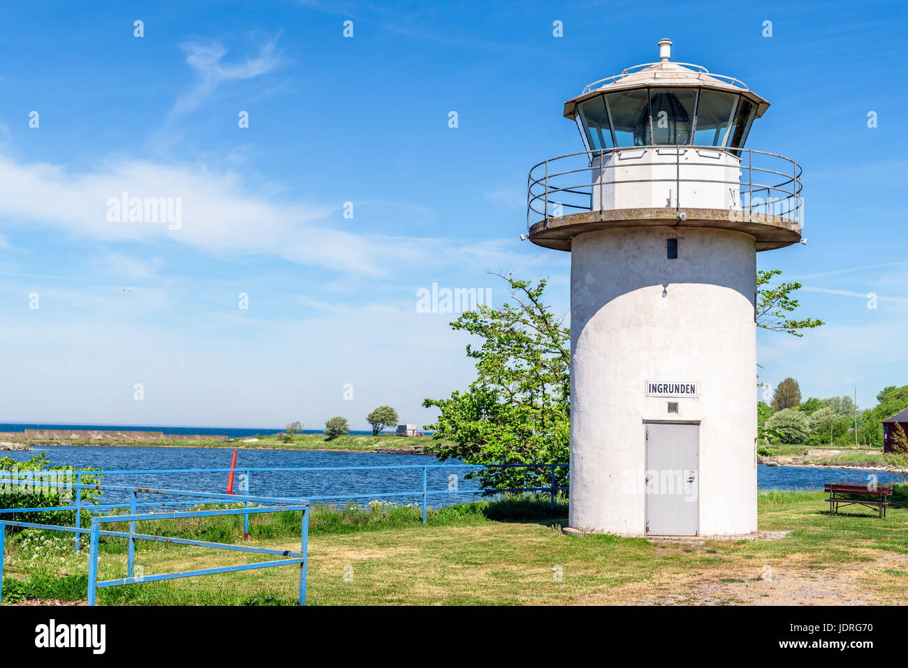 Degerhamn, Oland, Sweden - 28 mai 2017 : Voyage documentaire de l'petite Ingrunden phare dans le port. Banque D'Images