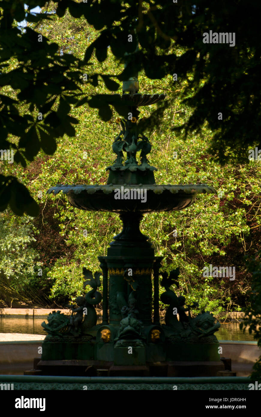 Fontaine de l'époque victorienne dans Ward Jackson Park, Hartlepool Banque D'Images