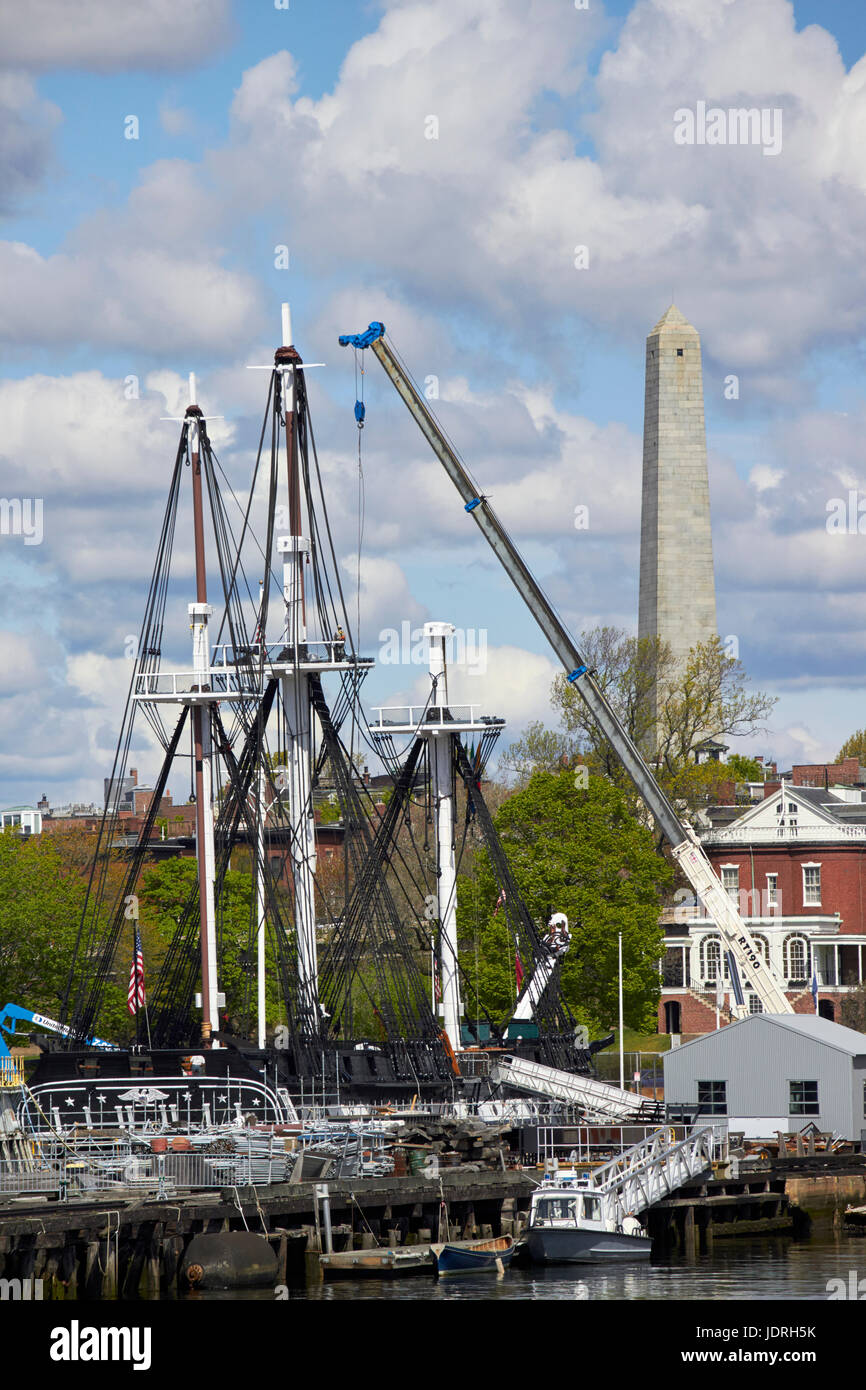 USS Constitution et Bunker Hill Monument charlestown Boston USA Banque D'Images