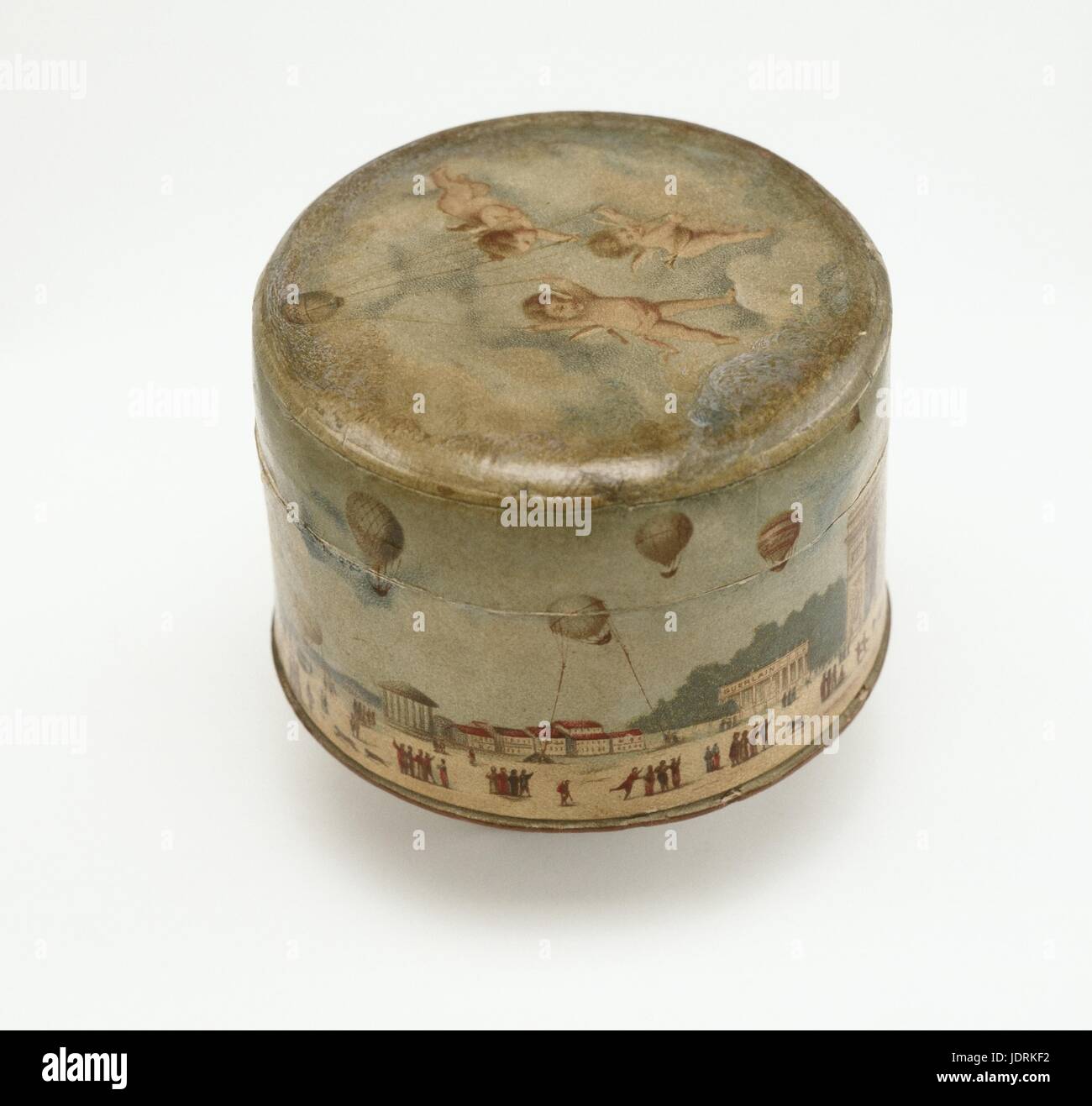 La case 'Poudre aux ballons" de la maison de Guerlain. Reades label parfum 'L'Heure Bleue" autour de 1920 (H.5.3 cm, diamètre 7,3 cm) Muller-Quênot Collection Banque D'Images