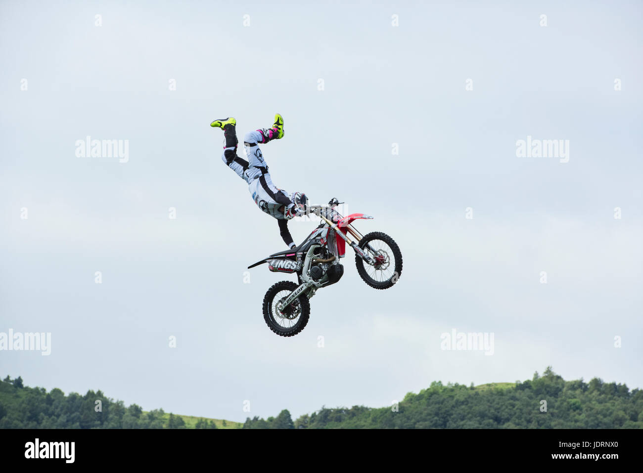 Tricks de motocross freestyle. ROYAUME-UNI Banque D'Images