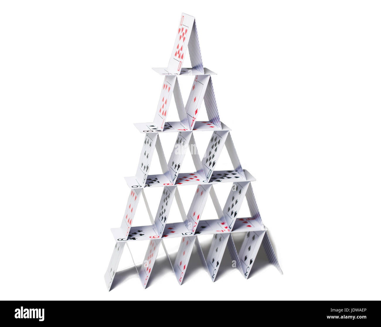 Chambre des cartes à jouer sur fond blanc Banque D'Images