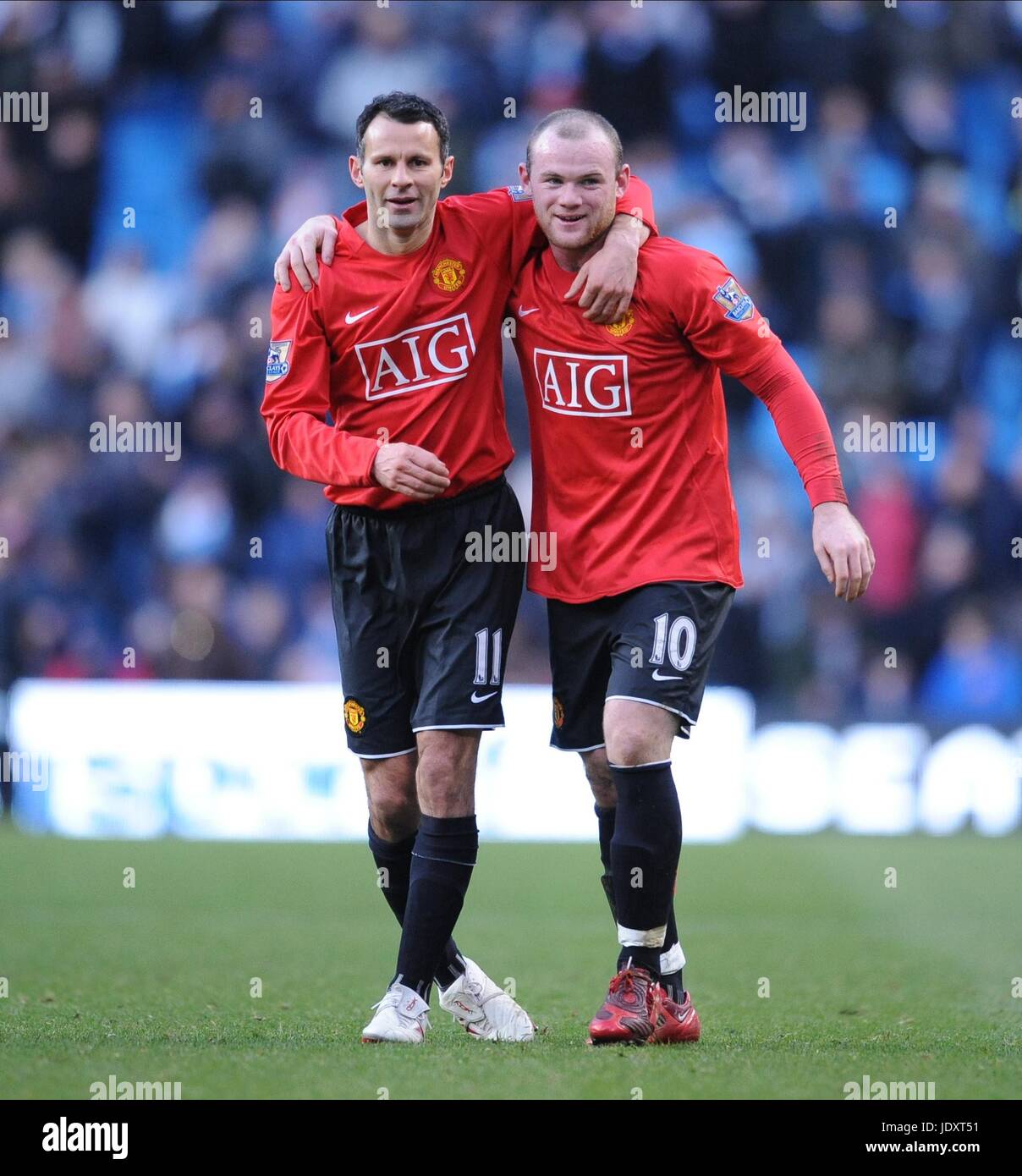 RYAN GIGGS , WAYNE ROONEY APRÈS WIN, MANCHESTER CITY V MANCHESTER UNITED, MANCHESTER CITY V MANCHESTER UNITED, 2008 Banque D'Images