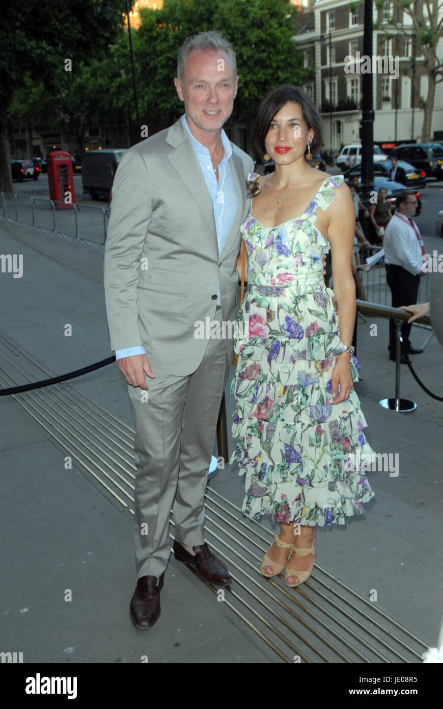 Londres, Royaume-Uni. 21 Juin, 2017. Gary Kemp & Lauren Coiffure assiste au V & A Summer Party au musée. Credit : JOHNNY ARMSTEAD/Alamy Live News Banque D'Images