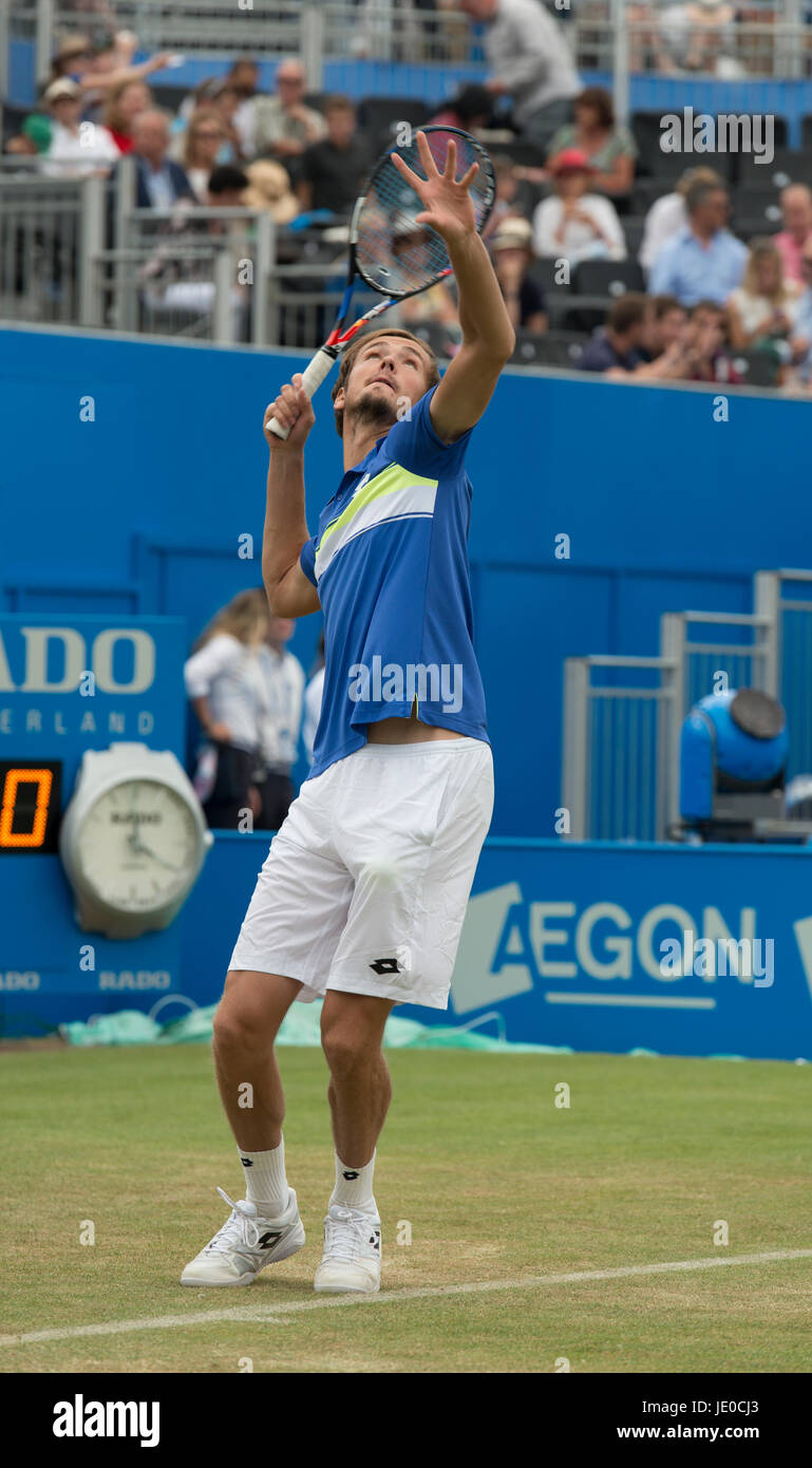 Le Queen's Club, London, UK. 22 juin 2017. Jour 4 de l'Aegon Tennis Championships 2017 dans l'ouest de Londres, Daniil Medvedev (RUS) v Thanasi Kokkinakis (AUS), remportant en deux ensembles. Credit : Malcolm Park / Alamy Live News Banque D'Images