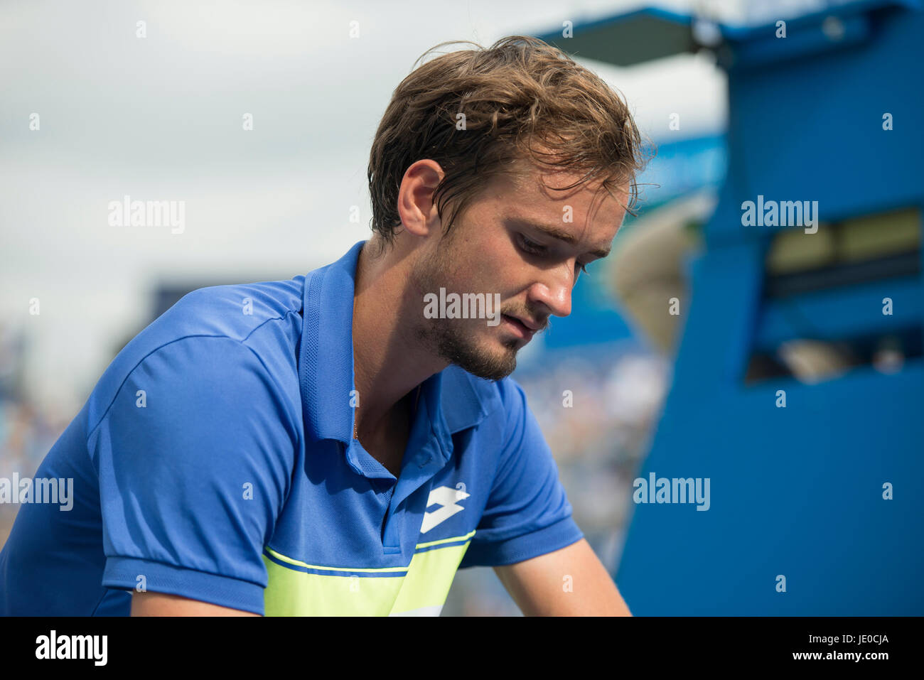 Le Queen's Club, London, UK. 22 juin 2017. Jour 4 de l'Aegon Tennis Championships 2017 dans l'ouest de Londres, Daniil Medvedev (RUS) v Thanasi Kokkinakis (AUS), remportant en deux ensembles. Credit : Malcolm Park / Alamy Live News Banque D'Images