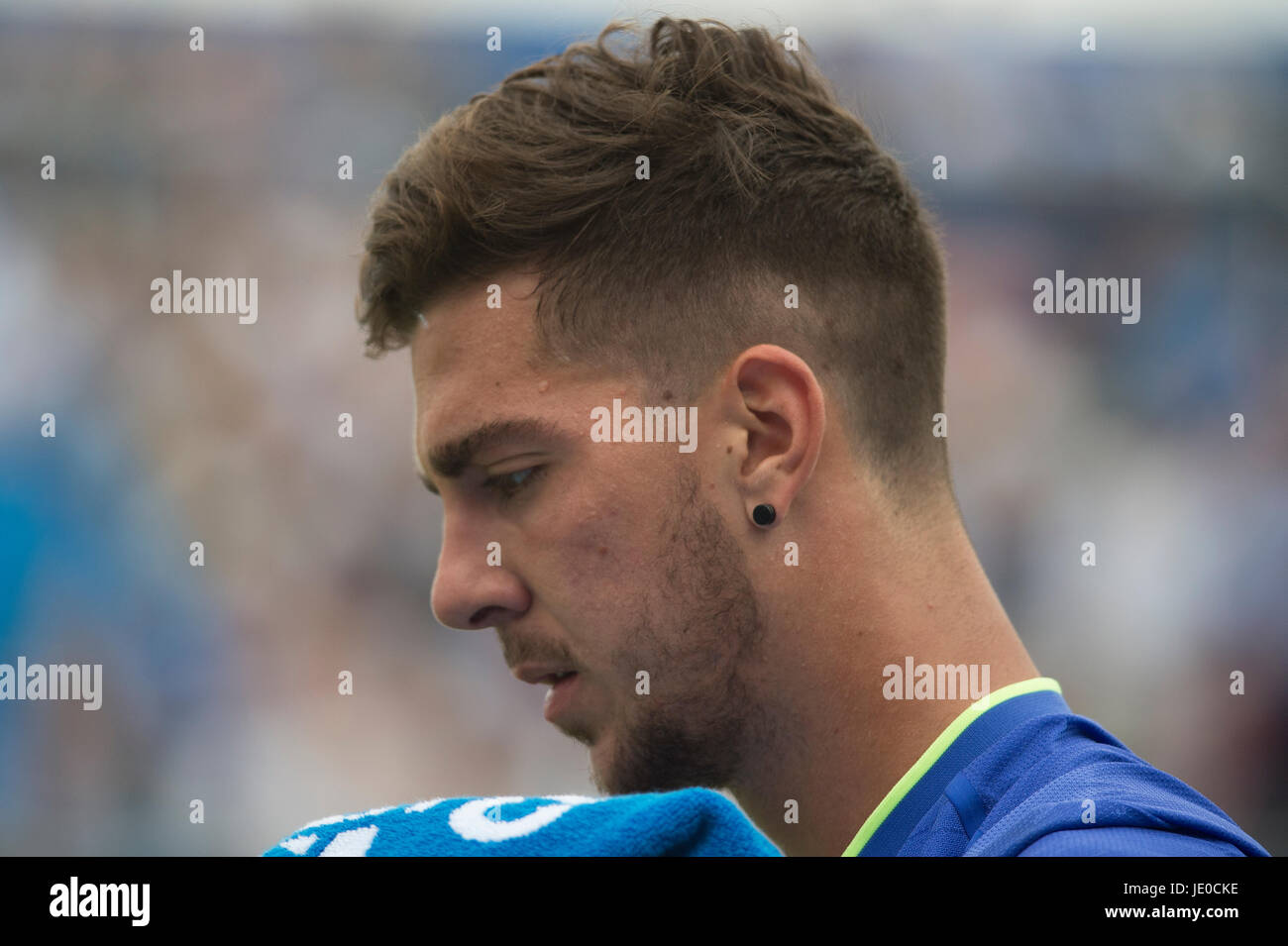 Le Queen's Club, London, UK. 22 juin 2017. Jour 4 de l'Aegon Tennis Championships 2017 dans l'ouest de Londres, Daniil Medvedev (RUS) v Thanasi Kokkinakis (AUS), remportant en deux ensembles. Credit : Malcolm Park / Alamy Live News Banque D'Images