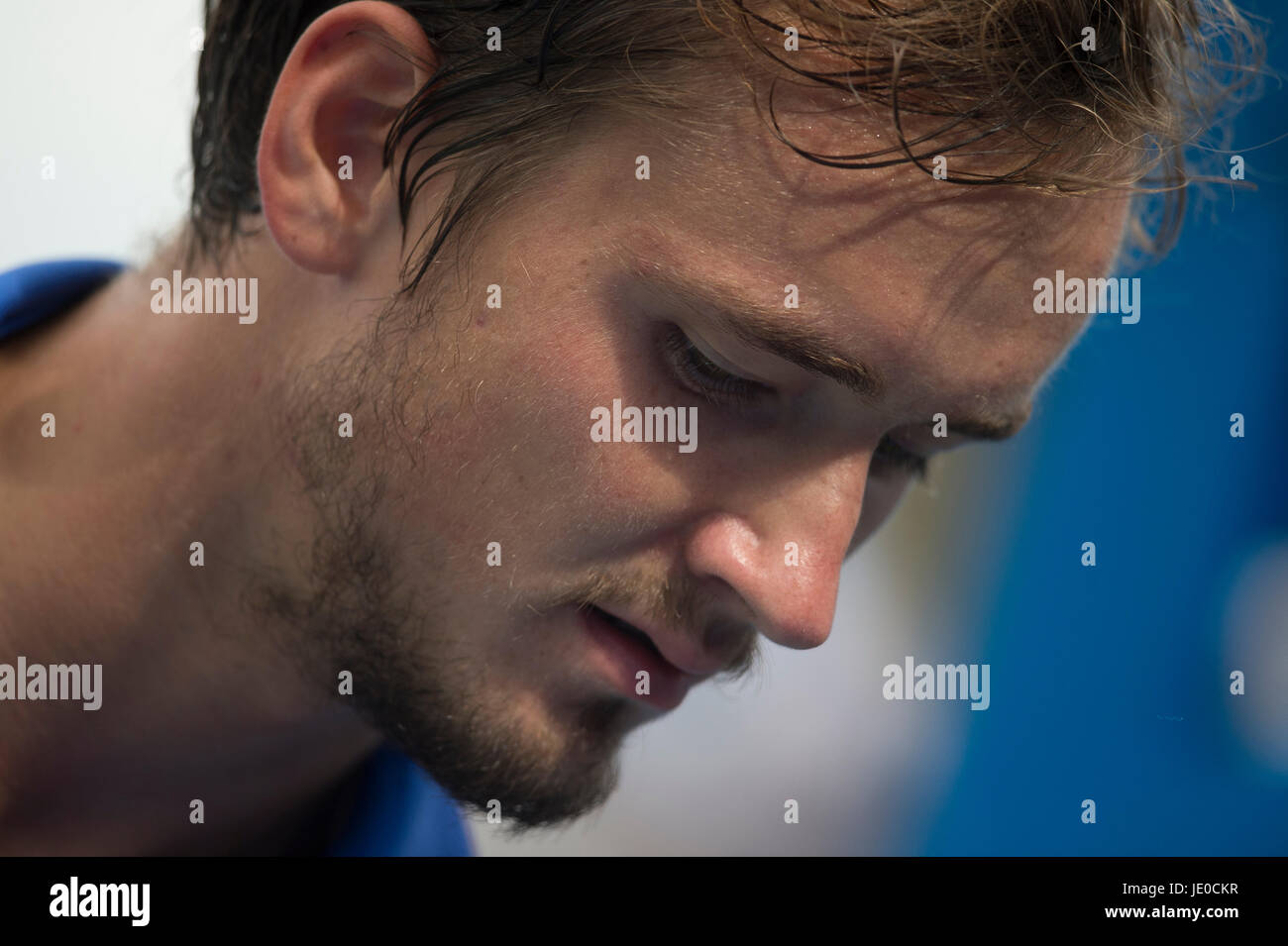 Le Queen's Club, London, UK. 22 juin 2017. Jour 4 de l'Aegon Tennis Championships 2017 dans l'ouest de Londres, Daniil Medvedev (RUS) v Thanasi Kokkinakis (AUS), remportant en deux ensembles. Credit : Malcolm Park / Alamy Live News Banque D'Images