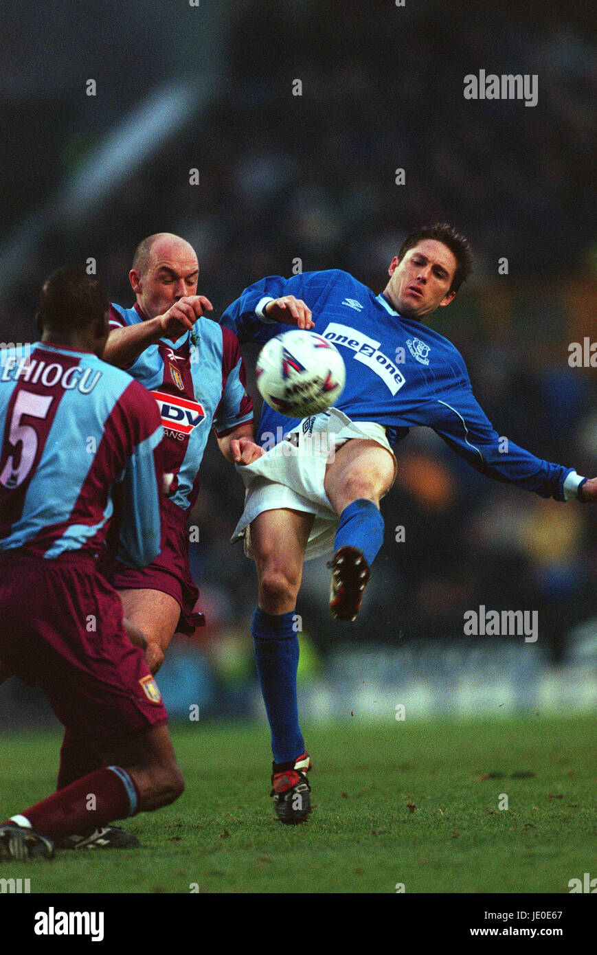 JOE-MAX MOORE & STEVE STONE EVERTON V ASTON VILLA 19 Février 2000 Banque D'Images