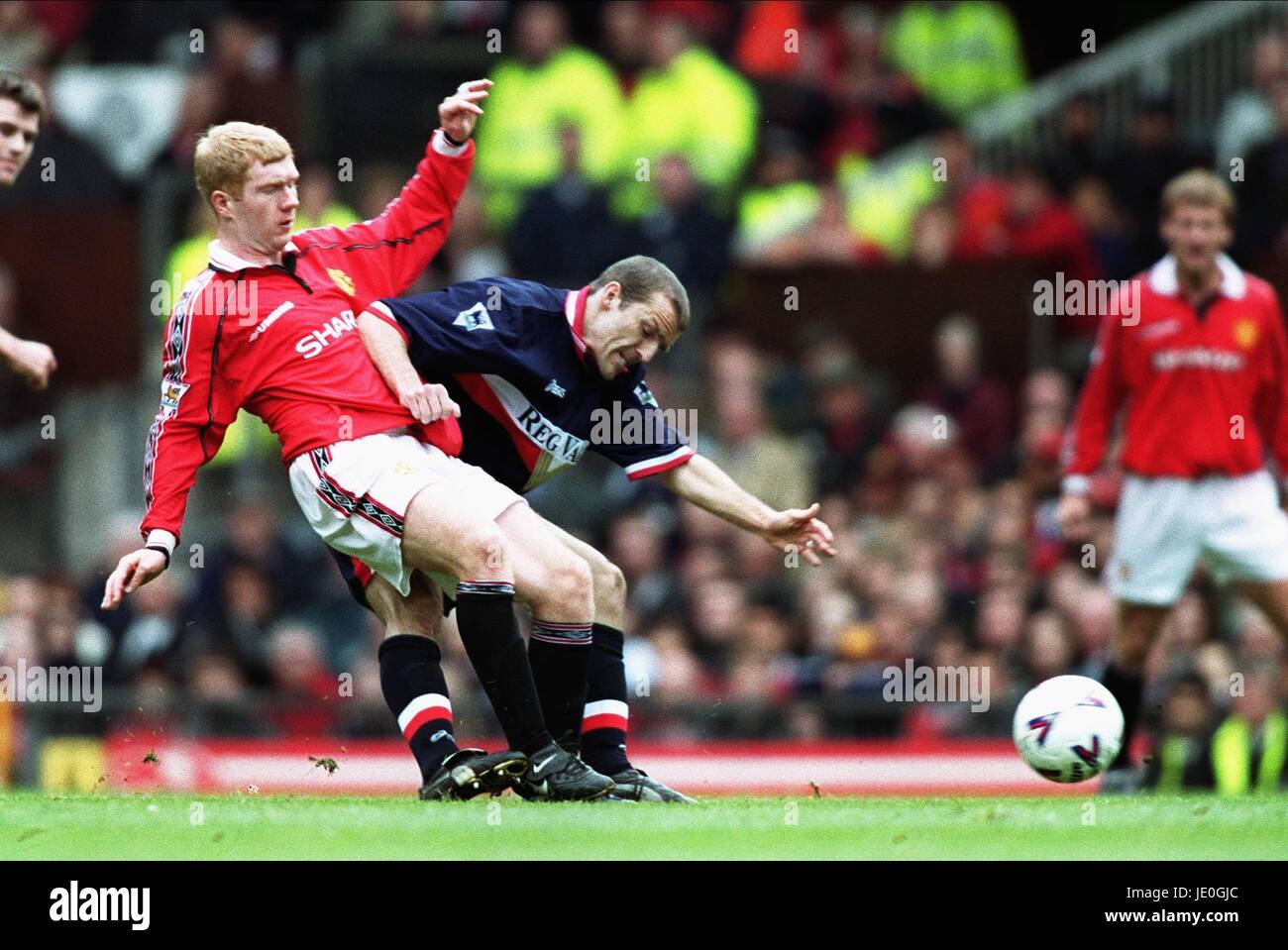 ALEX RAE & PAUL SCHOLES MANCHESTER UTD V SUNDERLAND 15 Avril 2000 Banque D'Images