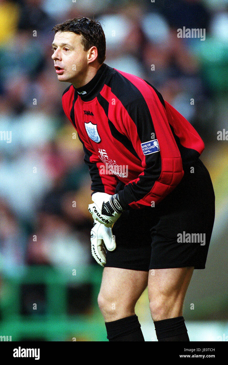 ALAN MAIN ST.JOHNSTONE FC STADE PARKHEAD GLASGOW 12 Novembre 2000 Banque D'Images