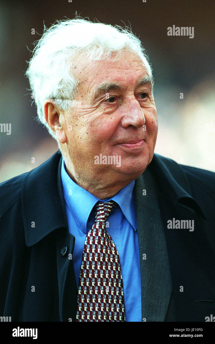 DOUG ELLIS PRÉSIDENT FC ASTON VILLA VILLA PARK BIRMINGHAM BIRMINGHAM 16 Septembre 2001 Banque D'Images