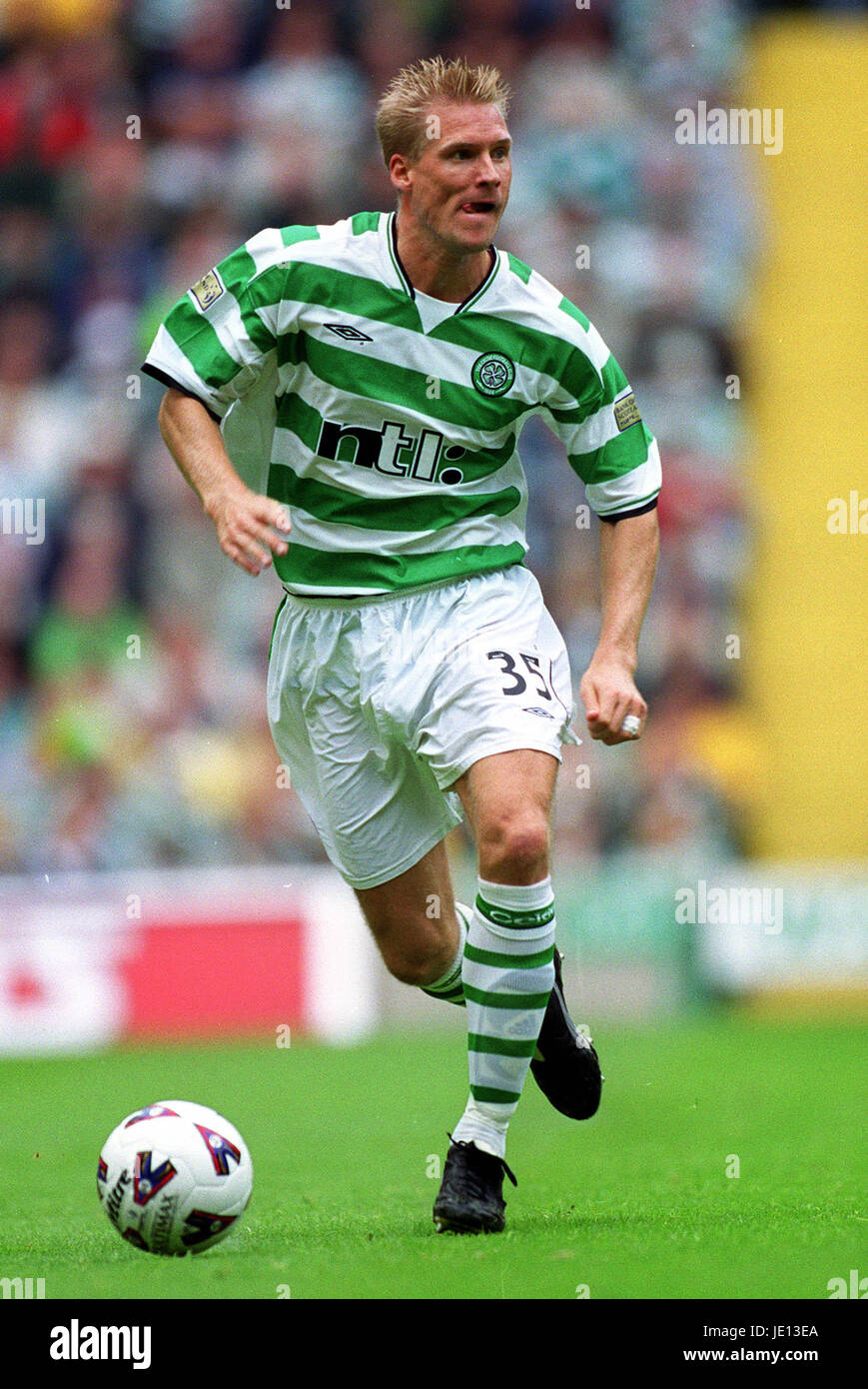 JOHAN MJALLBY Glasgow Celtic FC CELTIC PARK GLASGOW ECOSSE 11 Août 2001 Banque D'Images