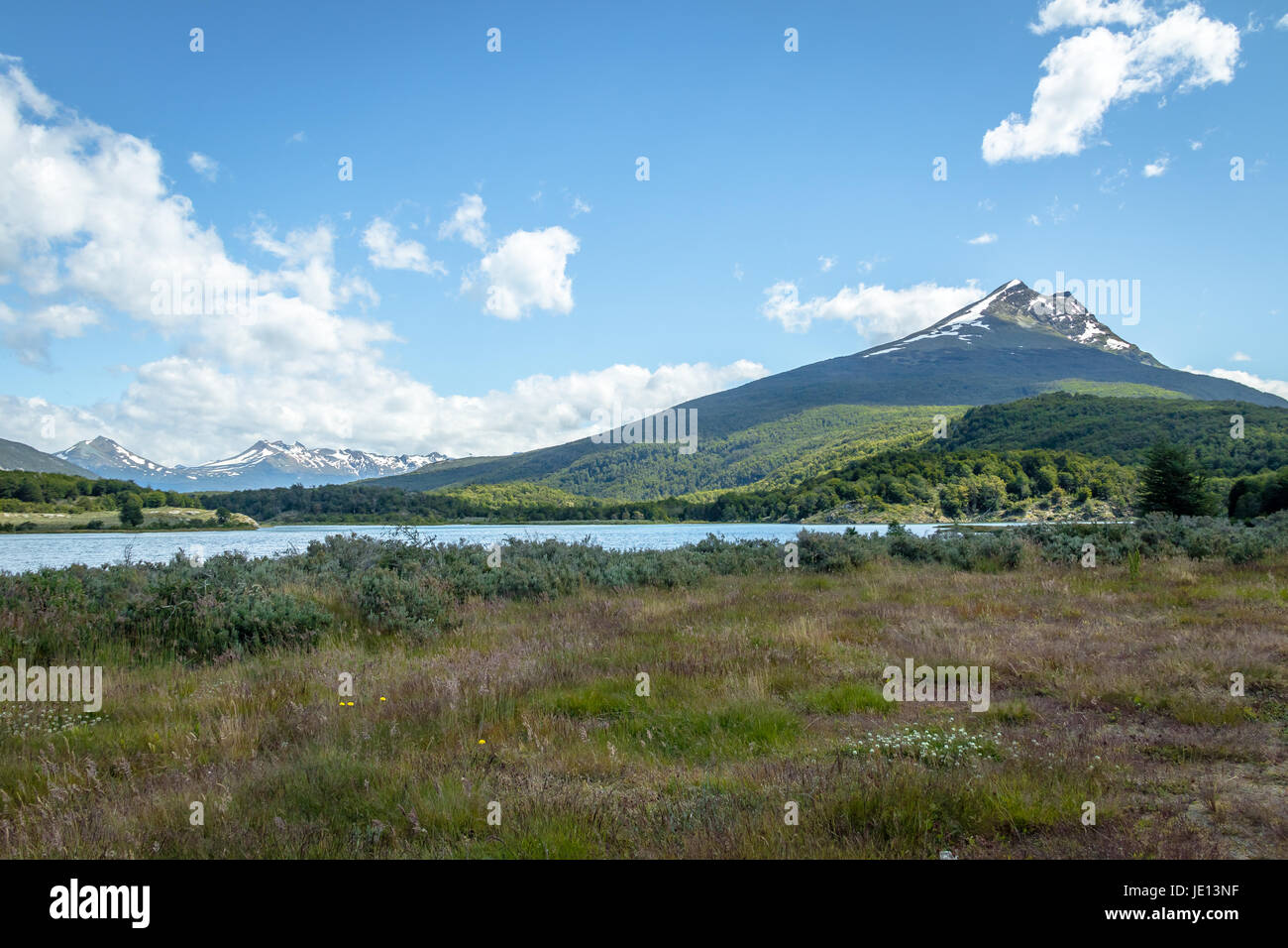 Condor Hill et le lac Roca au Parc National Terre de Feu en Patagonie - Ushuaia, Tierra del Fuego, Argentina Banque D'Images