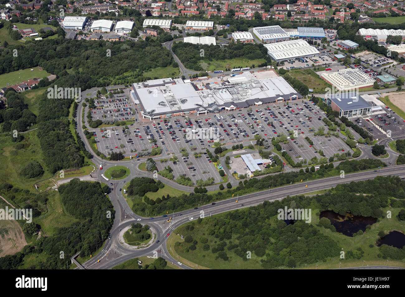 Vue aérienne de Handforth Doyen shopping immobilier retail park, Royaume-Uni Banque D'Images