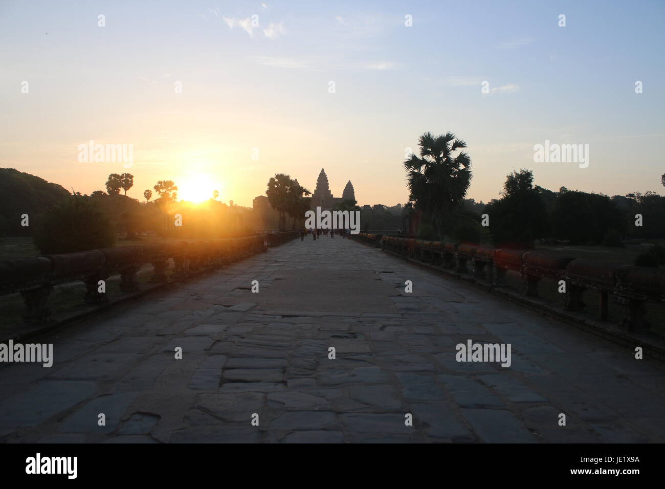 Prises à la mi-avril au lever du soleil. La capture de la magnifique Angkor Wat dans une incandescence du matin. Banque D'Images