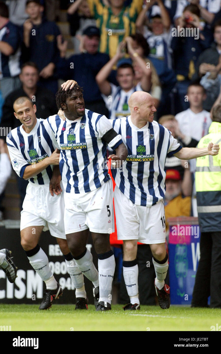 DARREN MOORE HUGHES & CLEMENT West Bromwich Albion V FULHAM THE HAWTHORNS WEST BROMICH 31 Août 2002 Banque D'Images