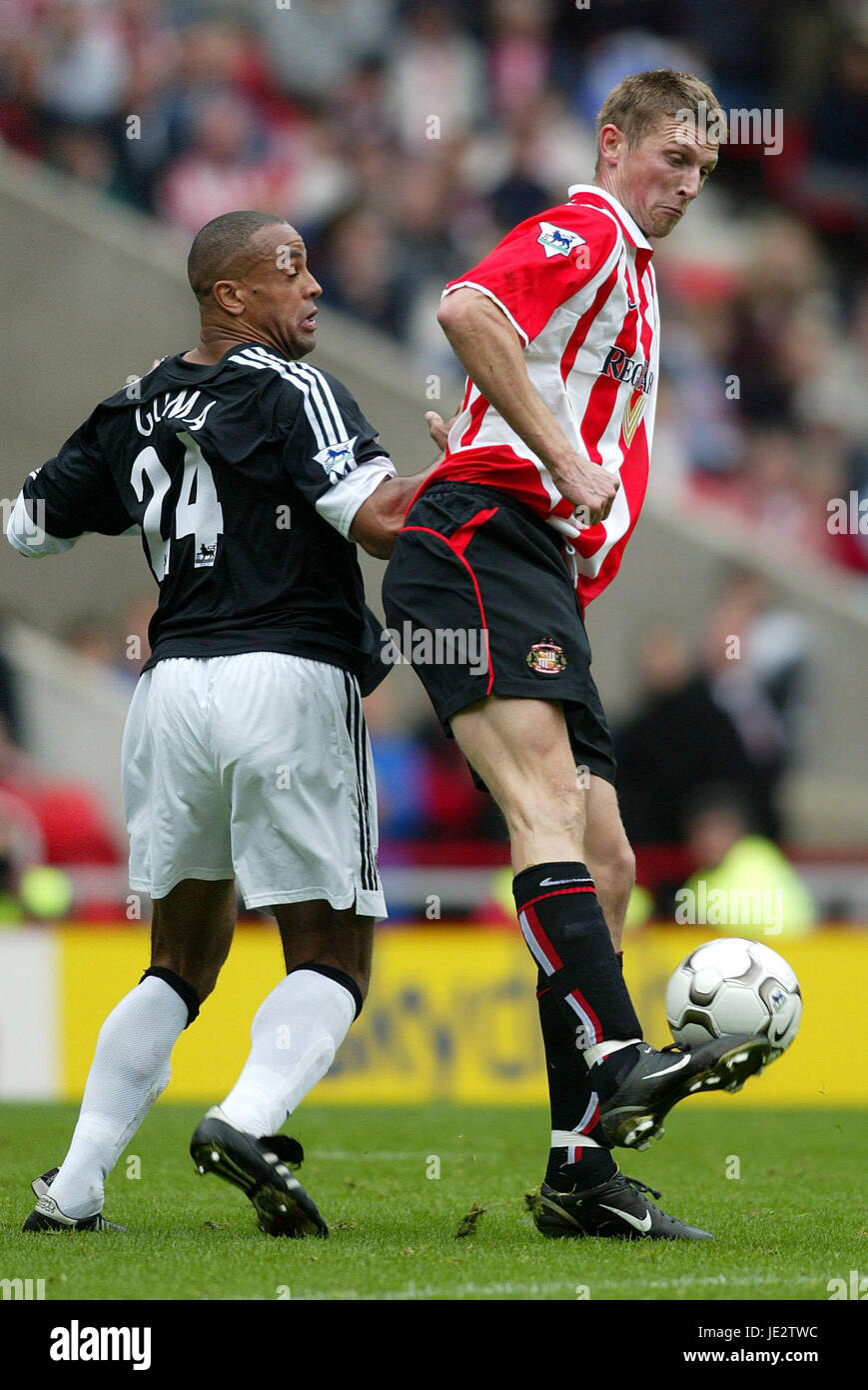 ALAIN GOMA ET TORE ANDRE FLO V SUNDERLAND FULHAM STADIUM OF LIGHT SUNDERLAND ANGLETERRE 14 Septembre 2002 Banque D'Images