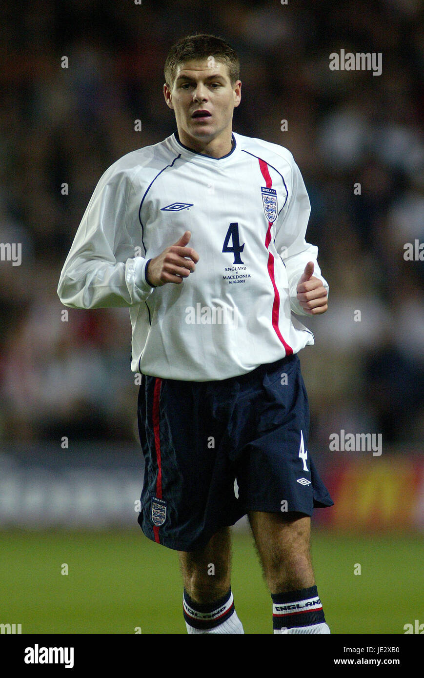 STEVEN GERRARD, l'ANGLETERRE ET LIVERPOOL FC, Angleterre V MACÉDOINE, 2002 Banque D'Images