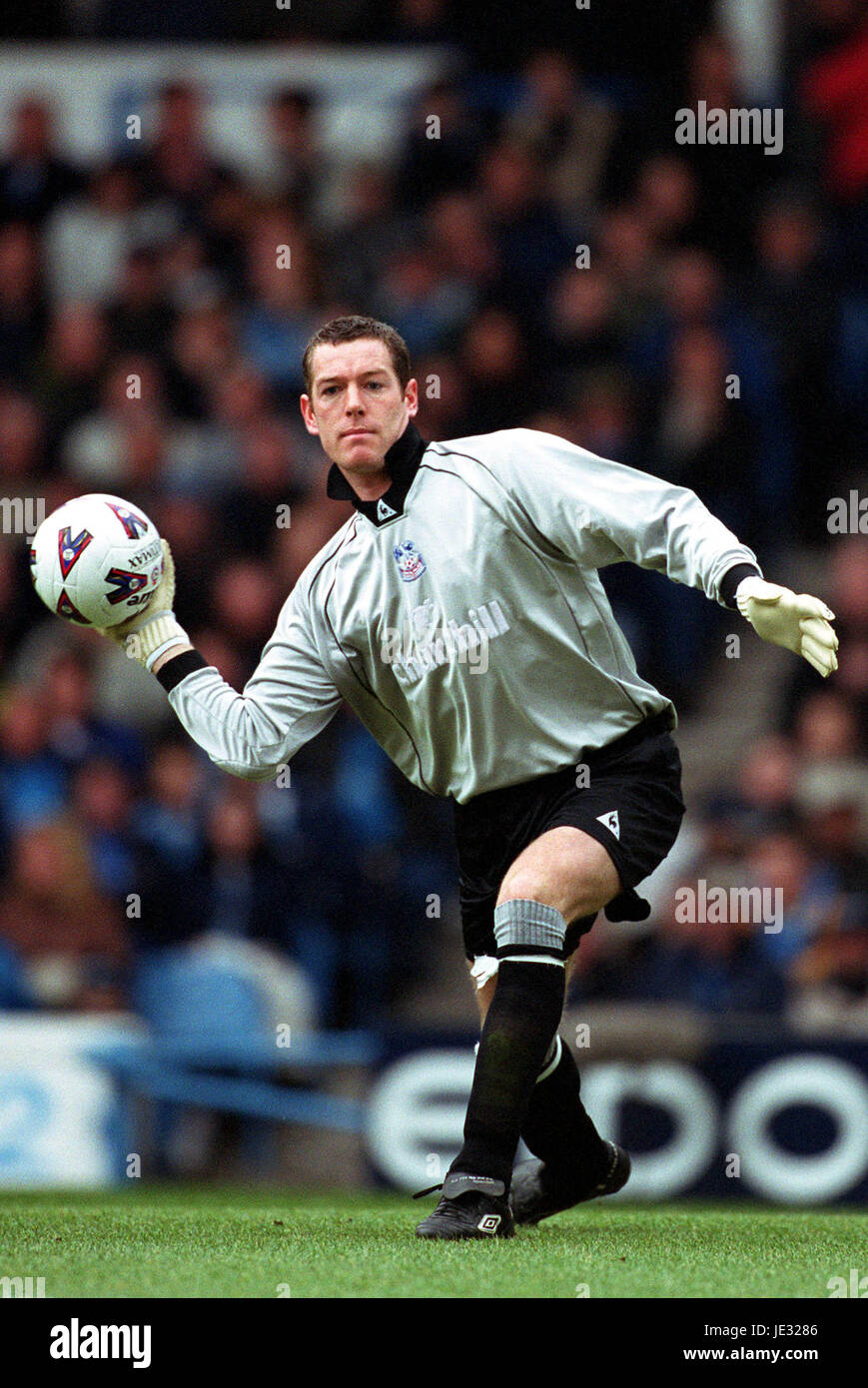 MATT CLARKE CRYSTAL PALACE FC MAIN ROAD Manchester Manchester en Angleterre 15 Mars 2002 Banque D'Images