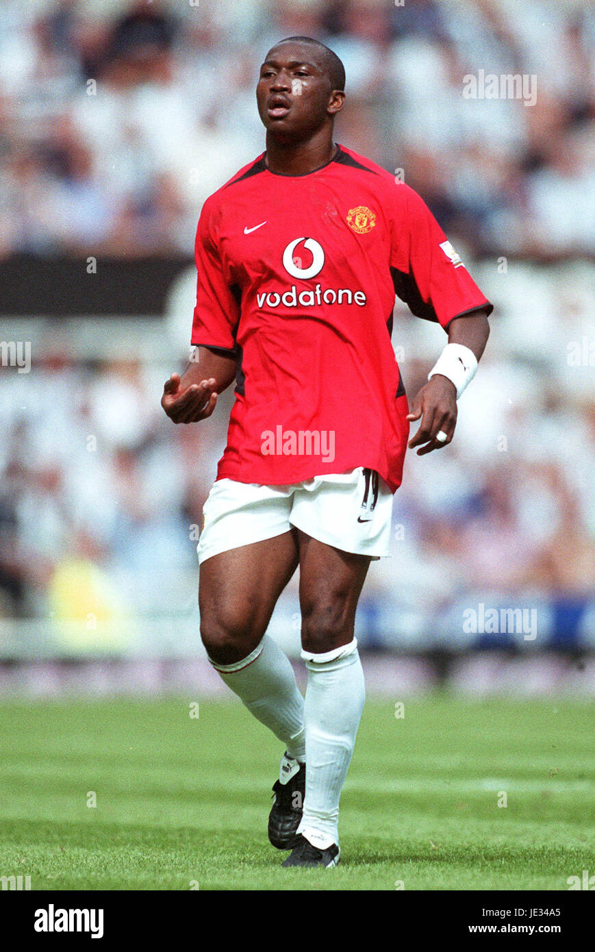 ERIC DJEMBA-DJEMBA MANCHESTER UNITED FC ST. JAMES PARK NEWCASTLE ANGLETERRE  23 Août 2003 Photo Stock - Alamy