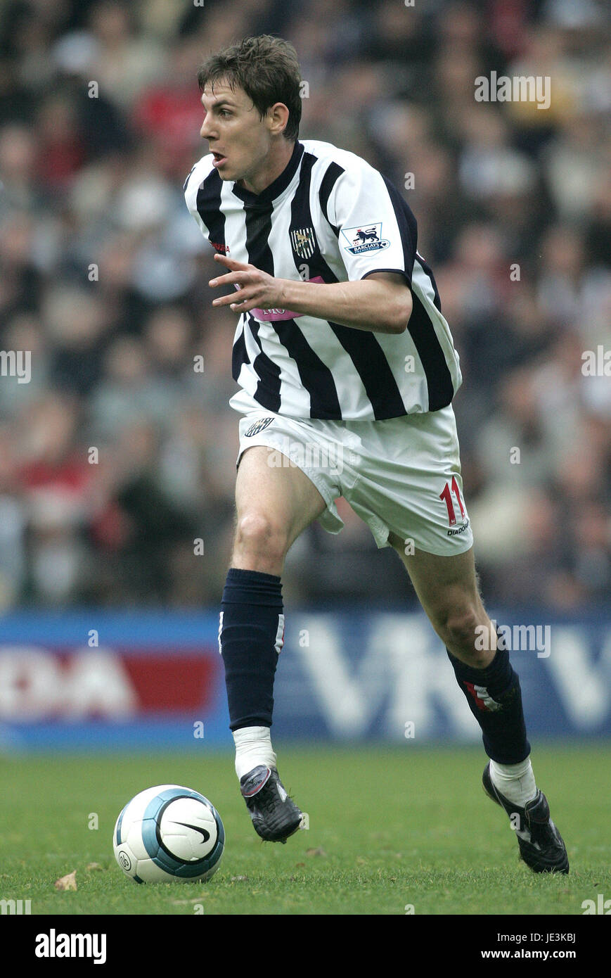 ZOLTAN GERA West Bromwich Albion FC THE HAWTHORNS WEST BROMWICH ANGLETERRE 30 Octobre 2004 Banque D'Images