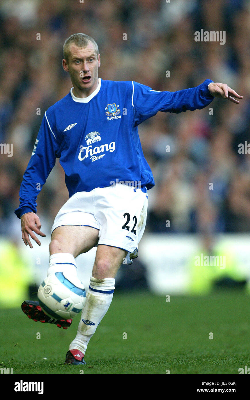 TONY HIBBERT FC Everton GOODISON PARK LIVERPOOL ANGLETERRE 30 Octobre 2004 Banque D'Images