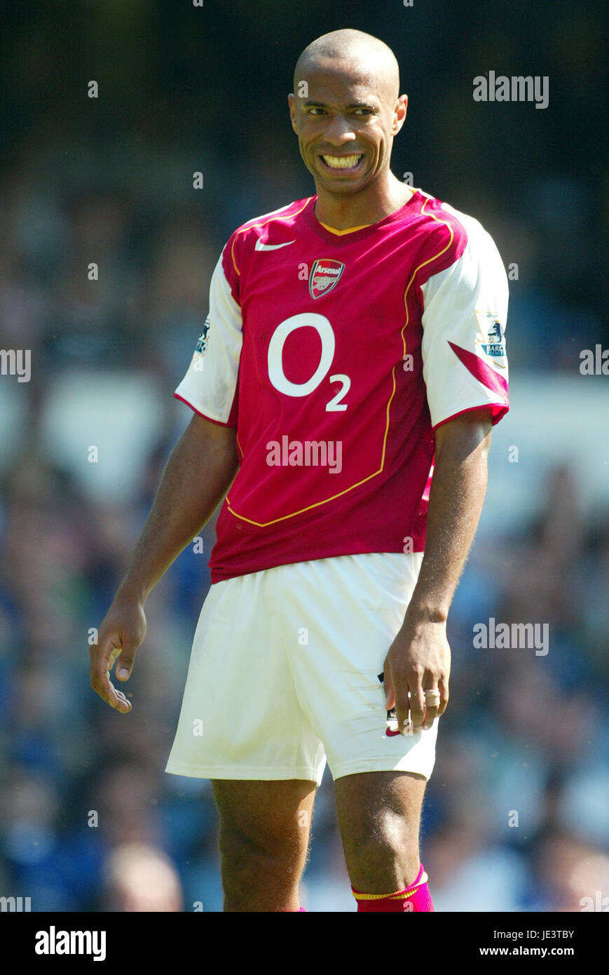 THIERRY HENRY ARSENAL FC GOODISON PARK LIVERPOOL Liverpool ANGLETERRE 15  Août 2004 Photo Stock - Alamy